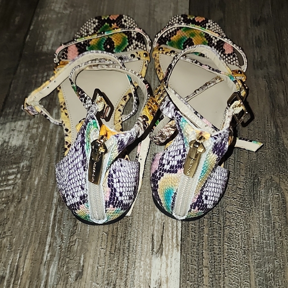 Vince Camuto Multicolor Strappy Sandals - Picture 6 of 6